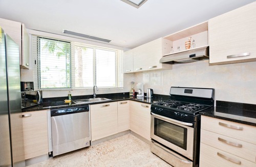 El Cortecito Condo | Playa Turquesa I-202 Premier Beachfront Ocean View 85 mbps wifi