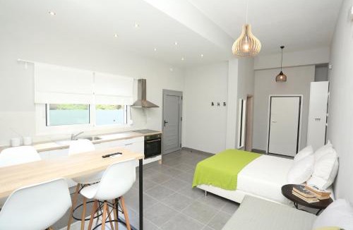 Polichrono Apartment | Polychrono Suite 1