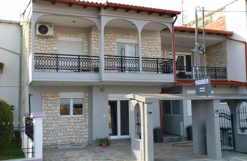 Ptolemaida Apartment | Polys Apartment and Paraskevi studio with view
