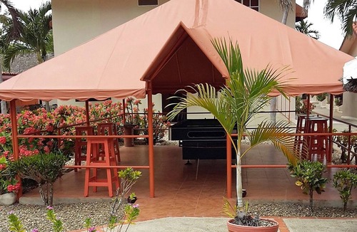 Playa Chiquita Apartment | Pool/billiard/cable TV/WiFi/free shuttle to beach/free breakfast…