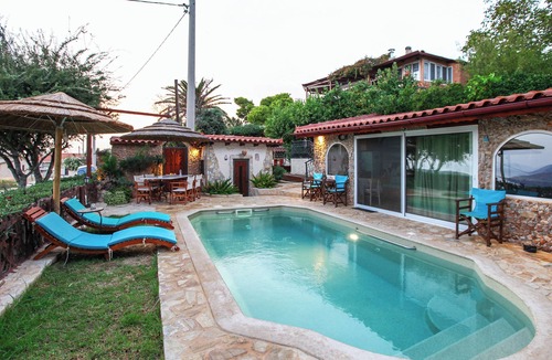 Anavyssos House | Pool Studio with panoramic view to the sea & mountains
