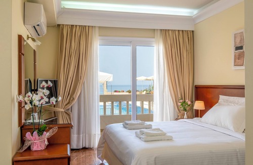 Kato Galatas Hotel | Porto Alegre