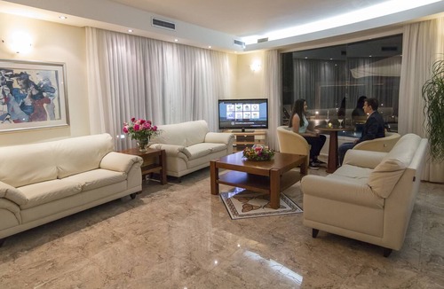 Kato Galatas Hotel | Porto Alegre