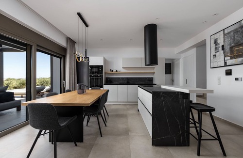 Adele Villa | Porto Cali, Earthy Elegance in Timeless Nature