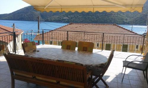 Mikros Gialos Apartment | Porto Poros