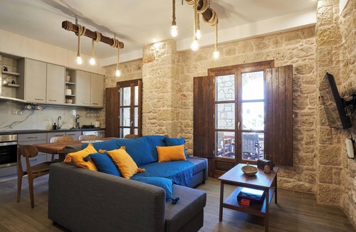 Omales Apartment | Porto Santo Mani 1st Apartment