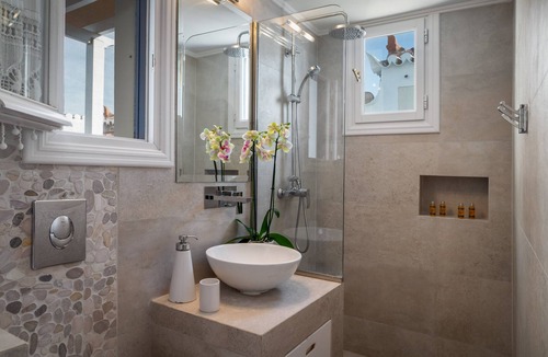 Spetses Hotel | Porto Vecchio Luxury Suites