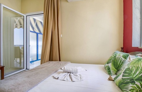 Kallithea Bed & Breakfast | Poseidon Edge No6 by RentalsPro - Kallithea