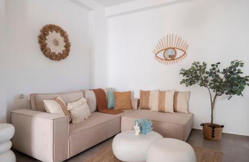 Pounta House | Pounta ,2BR Apartment w Shared Pool,Fiora I