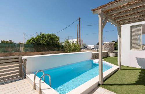 Pounta Apartment | Pounta, 2BR Apartment w Shared Pool, Fiora II