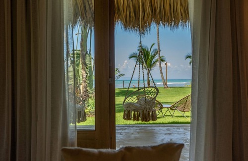 Puerto Bahia Villa | Poupone: unique beachfront villa Las Terrenas
