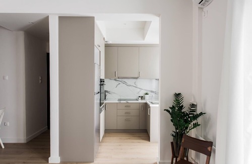 Ampelokipoi Apartment | Pristine 1BR Apartment in Ampelokipoi Area