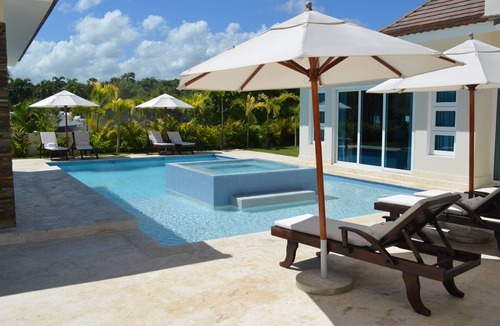 San Francisco de Macoris Villa | Private 5 BR Villa Getaway with Resort Amenities