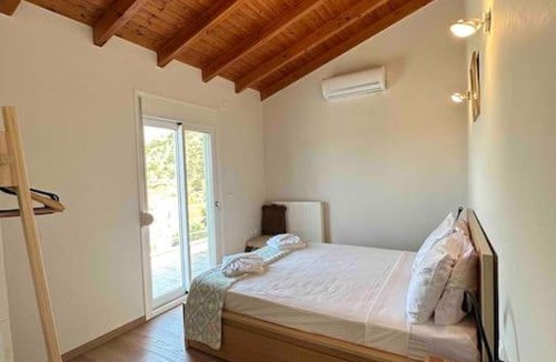Skotino Villa | Private Hillside Retreat