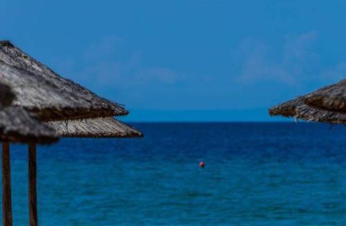 Flogita Apartment | Private home with spacious garden & veranda - Flogita beach