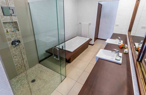 Volivoli Villa | Private Luxury Villa with Breathtaking Views!