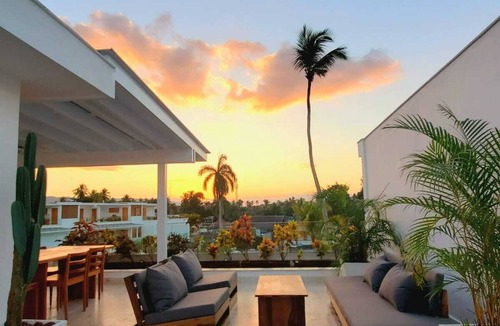 El Callejon Apartment | Private penthouse complete w/jacuzzi and pool - 5 min from the bech