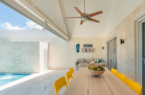 Los Maestros Villa | Private Pool! Fresh Villa at Green One 17A