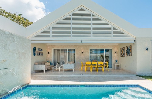 Los Maestros Villa | Private Pool! Fresh Villa at Green One 17A