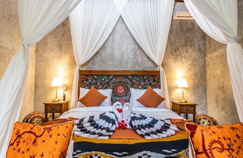Kedewatan Villa | Private Pool & Stone Spa Bath & Covered Terrace