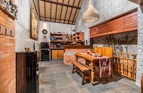 Kedewatan Villa | Private Pool & Stone Spa Bath & Covered Terrace