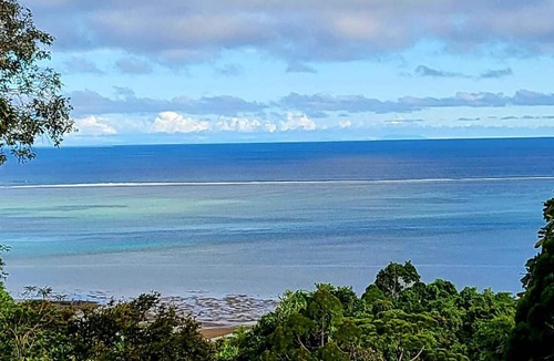 Deuba House | Private Tropical Rain forest Hide away 5 min walk to the beach and resort