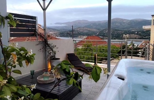 Argostoli Town Villa | Private Villa Magnolia City-Jacuzzi Stay