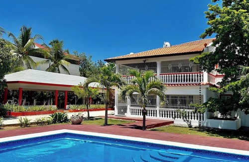 San Pedro de Macoris Villa | Private Villa w/pool ,AC/WiFi great for family vacations or parties,near beach