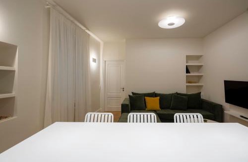 Old Town Apartment | Psaradika Apartment Modern Comfort in Corfu Old Town