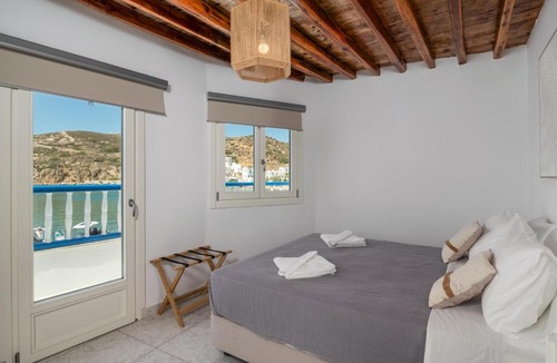 Kimolos House | Psathi Blue Gamma