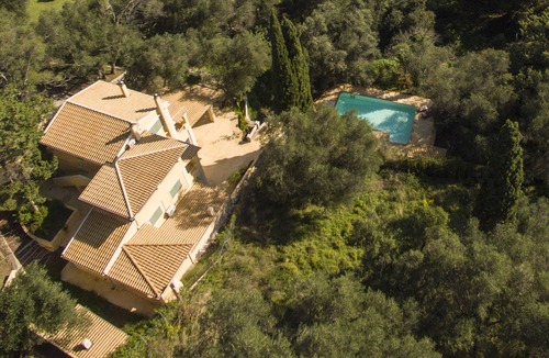 Limni House | PUCK-A Cozy Studio at IL Giardino Segreto Di Prospero