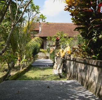 Pengosekan House | Puja Arsri Homestay - Reiki Healing