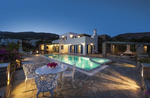 Paros Villa | Pure White Villa: 7 Bedrooms, 16 Guests, Sea View, Aspro Chorio Village