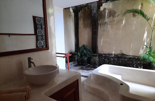 Sanur Kauh Hotel | Puri Mesari Hotel