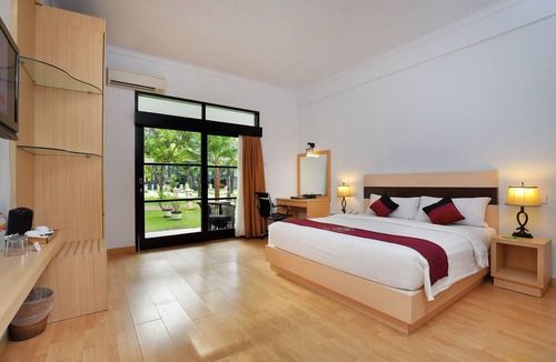 Dyanapura Hotel | Puri Saron Seminyak