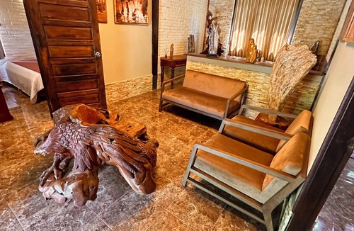 Mendut House | Puunee Wild River Resto & Villa's