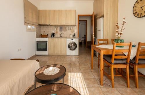 Kampos Apartment | Queen bee seafront