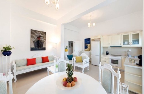 Karterados House | Queen of Santorini