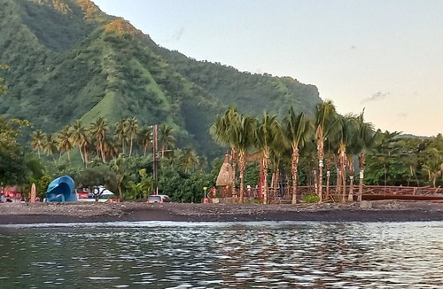 Teahupo'o House | Quiet detached house near the famous Teahupo'o wave