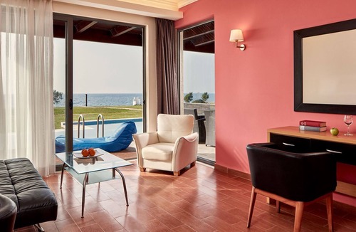 Fanes House | R 1020 Suite with Private Pool All Inclusive Free Cancellation