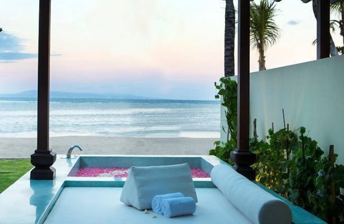 Kuta Selatan Apartment | R 198 Elegant Suite Ocean View with Jacuzzi with Breakfast
