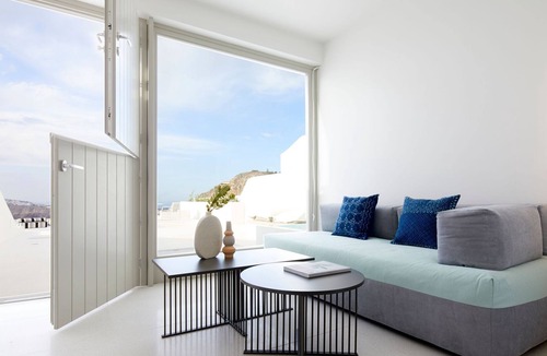 Megalochori Villa | R 320 Sugarmoon Suite Santorini with Pool Views of the Aegean Sea Incl Breakfast