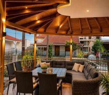 Paralia Ofryniou Apartment | Raffis villa