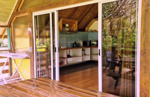 Teahupoo Ski Chalet | RAIATEA - Fare Cascades Anaana