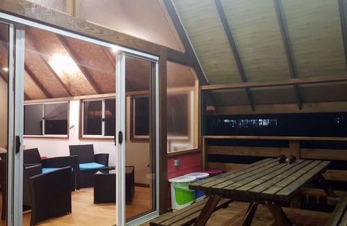 Teahupoo Ski Chalet | RAIATEA- Fare Cascades Maunga