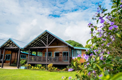 Matei House | Raintree Lodge - 2 homes /ocean views /steps to beach /prime location