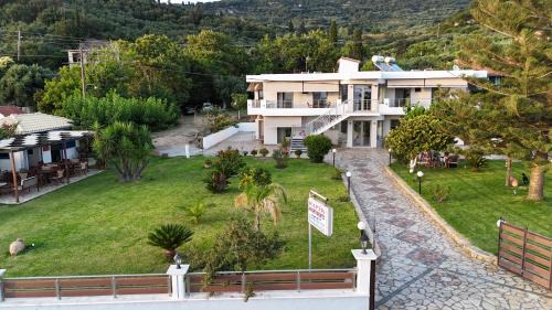 Zalongo Hotel | Raptis Apartments