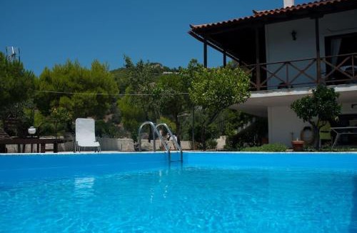 Loutraki-Agioi Theodoroi Villa | Red Rock Villa