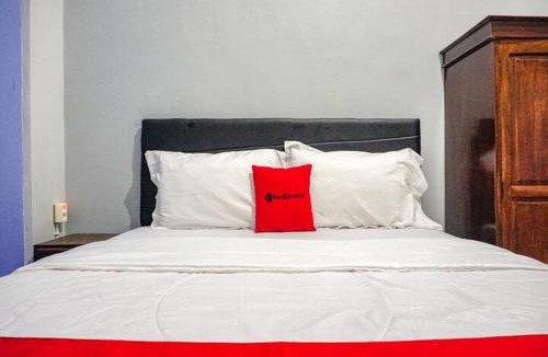 Buleleng Hotel | RedDoorz near Penimbangan Beach Singaraja