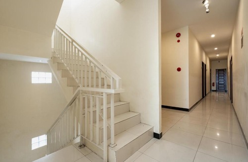 Samarinda Hotel | RedDoorz Plus @ UNO Jalan Merak Samarinda